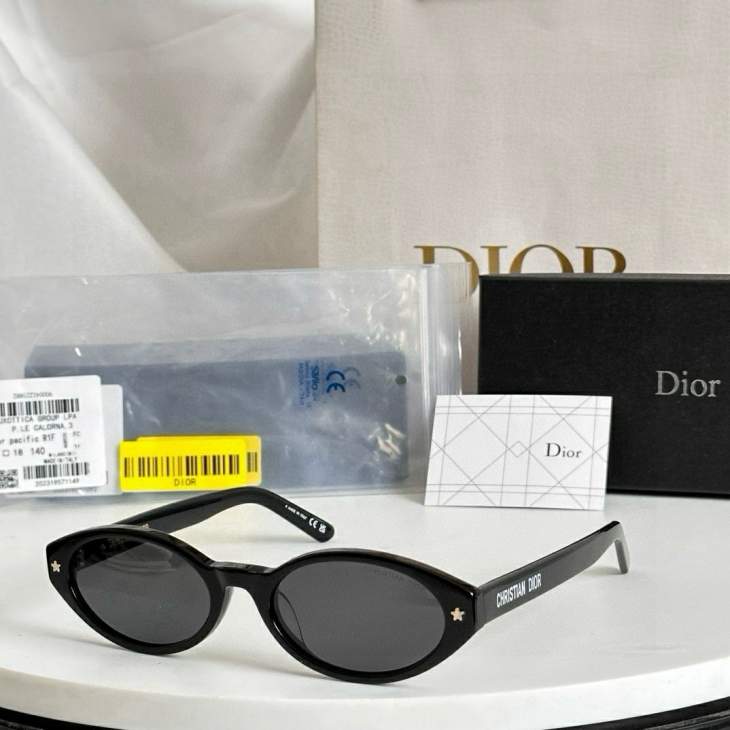 Picture of Dior Sunglasses _SKUfw77709943fw